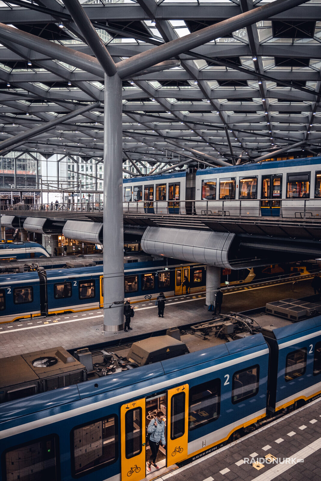 Holland, den haag, centraal station, trains