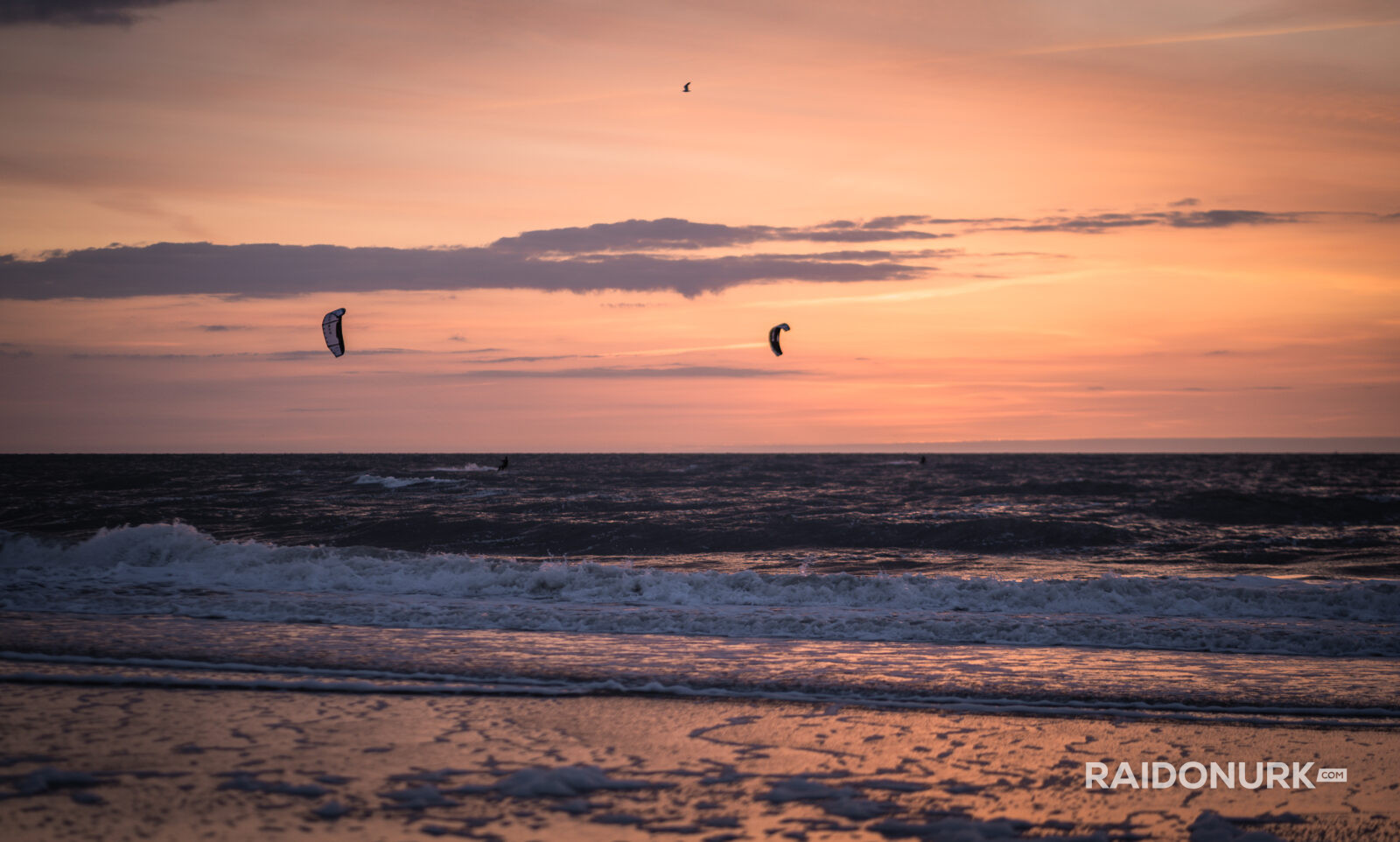 Kitesurfing, kitesurf, lohesurf, Netherlands, Holland, kitesurfen, Scheveninge, sunset, summer, beach
