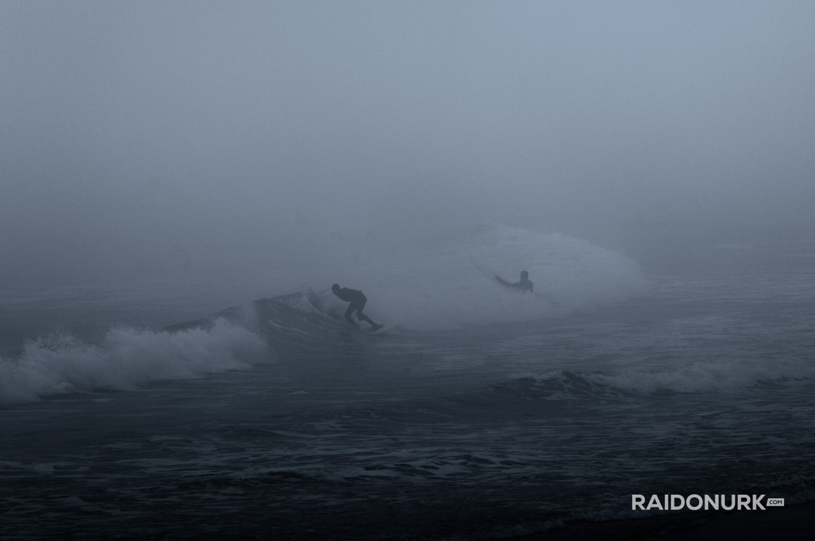 surfing, surfing photos, dystopia, surf, wavesurfing photos, grim surfing photos, dark surfing photos, eerie, dark edit, scheveningen, scheveningen surf, scheveningen beach, scheveningen strand