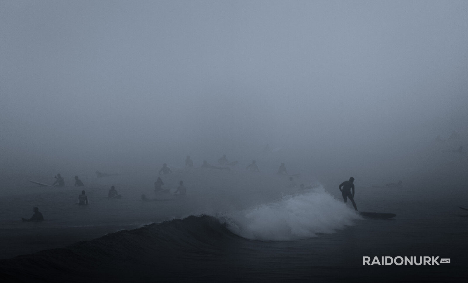 surfing, surfing photos, dystopia, surf, wavesurfing photos, grim surfing photos, dark surfing photos, eerie, dark edit, scheveningen, scheveningen surf, scheveningen beach, scheveningen strand