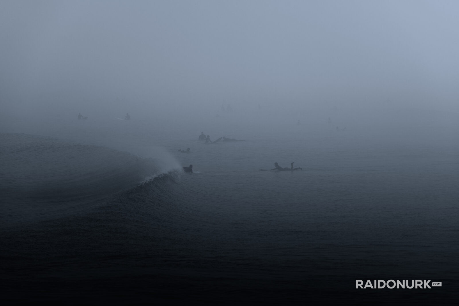 surfing, surfing photos, dystopia, surf, wavesurfing photos, grim surfing photos, dark surfing photos, eerie, dark edit, scheveningen, scheveningen surf, scheveningen beach, scheveningen strand