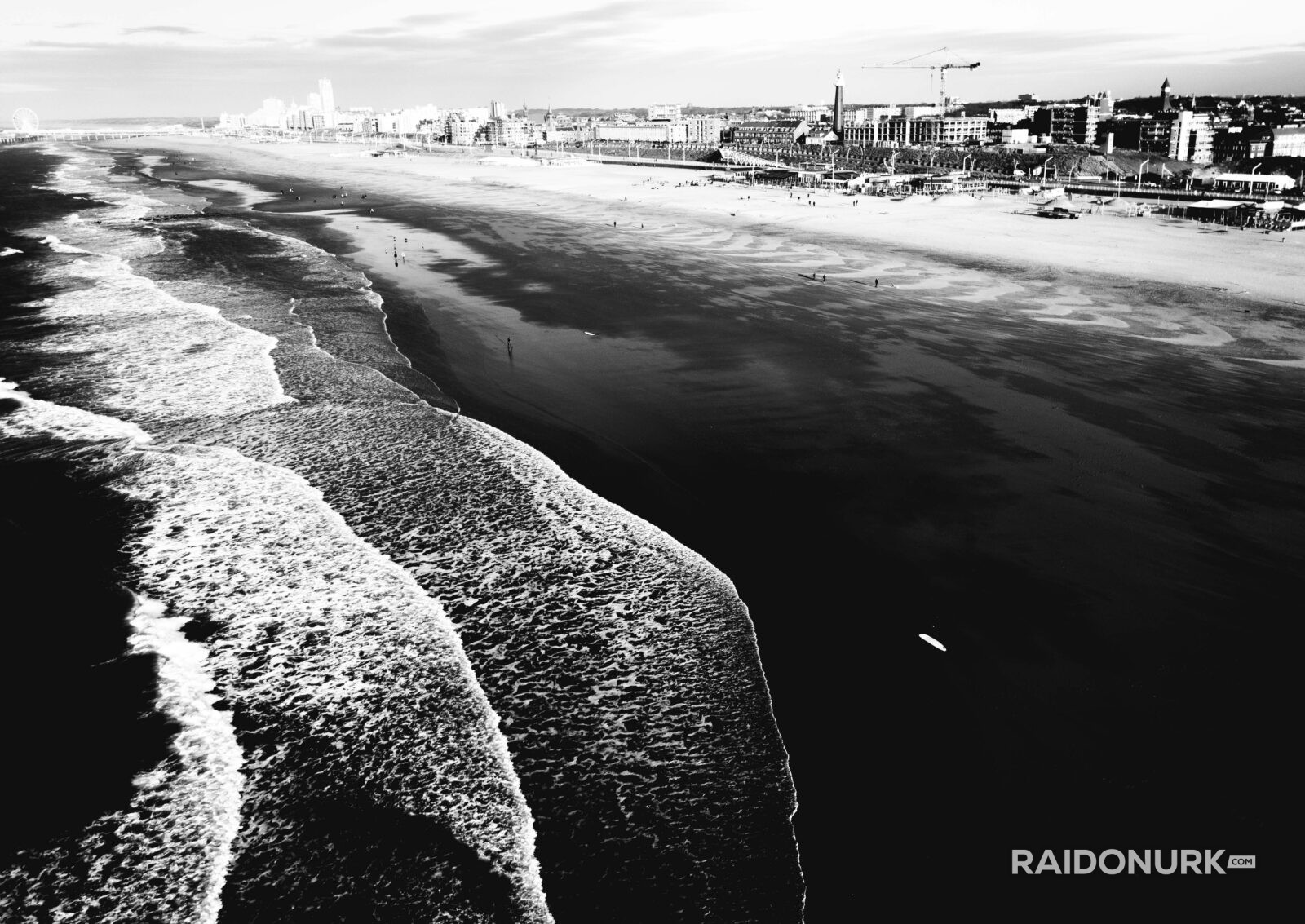 Surf, surfing photos, black and white surfing, surfing art, art, surfers images, surf images, scheveningen surf, surf scheveningen