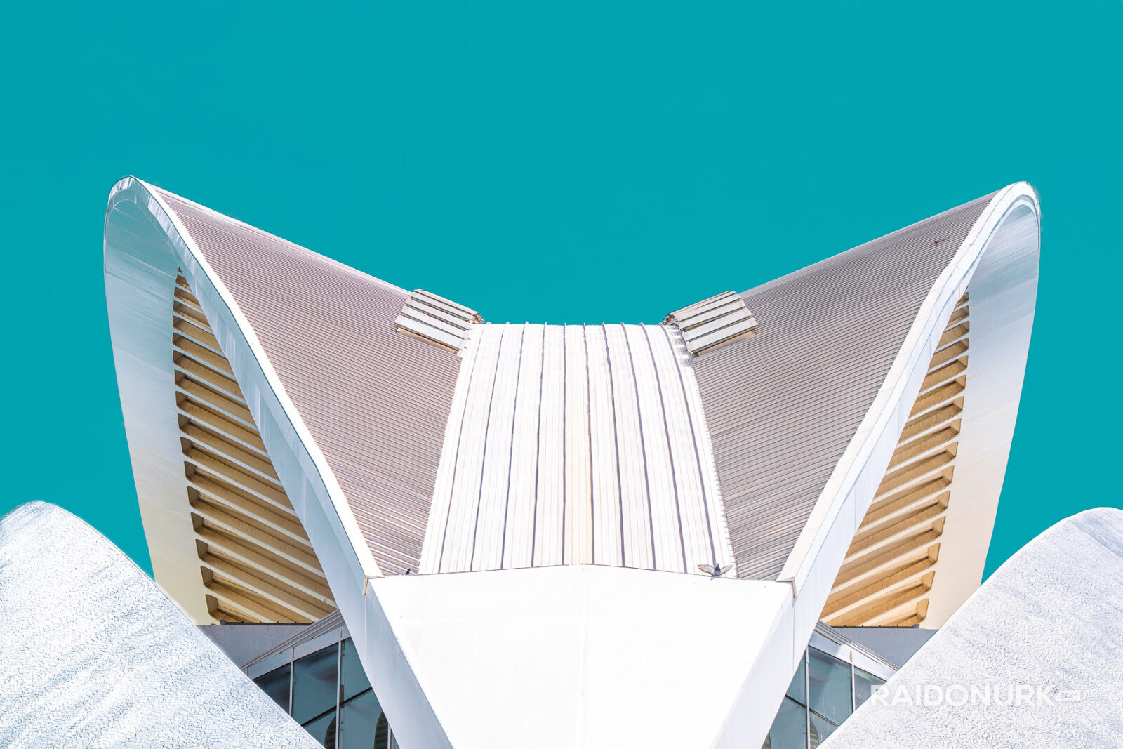 best places to photograph in Valencia, must-see architecture in Spain, unique buildings in Europe, Valencia cityscape, architectural landmarks in Valencia, Instagrammable places in Valencia, minimalist architecture, abstract architecture, geometric design, architectural details, high contrast photography, surreal photography, bright sky architecture, clean lines, creative perspective, Valencia architecture, Spain architecture, modern architecture, futuristic buildings, City of Arts and Sciences, Santiago Calatrava, architectural photography, contemporary design, urban landscape, iconic buildings